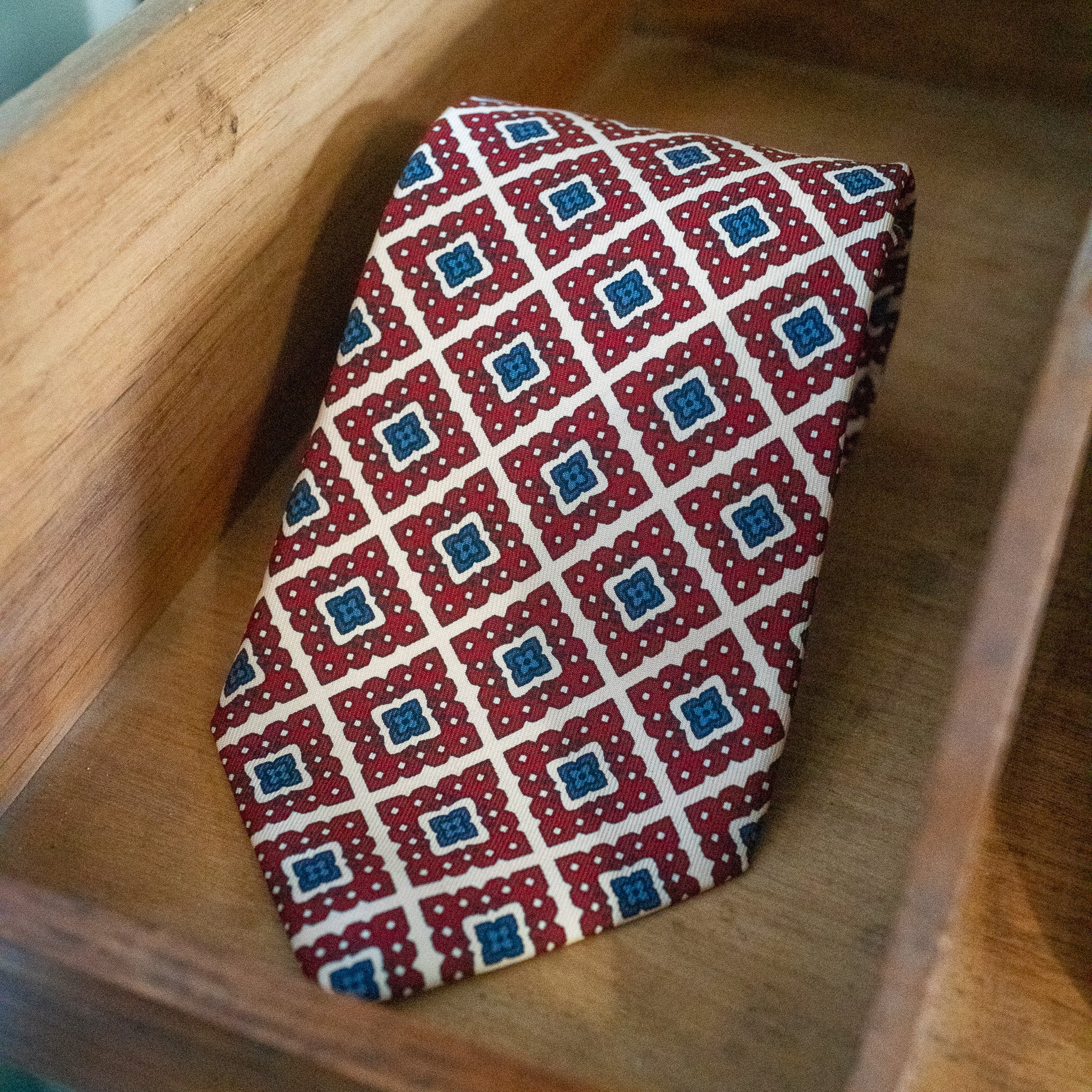 Buff Diamond Madder Silk Tie