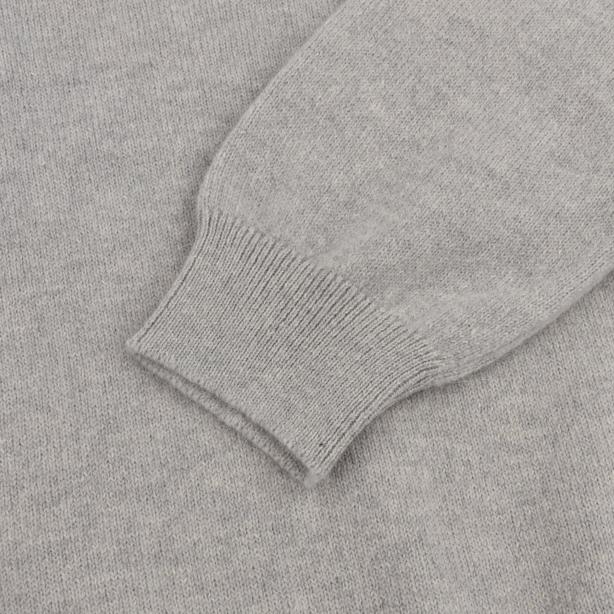 グレー メリノアンゴラ V ネック ジャンパー